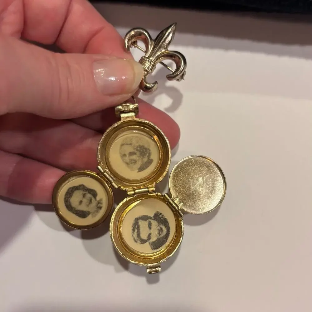Vtg Coro 4 Panel Locket Brooch w/ Goldtone Fleur de Lis and Black/White Cameo